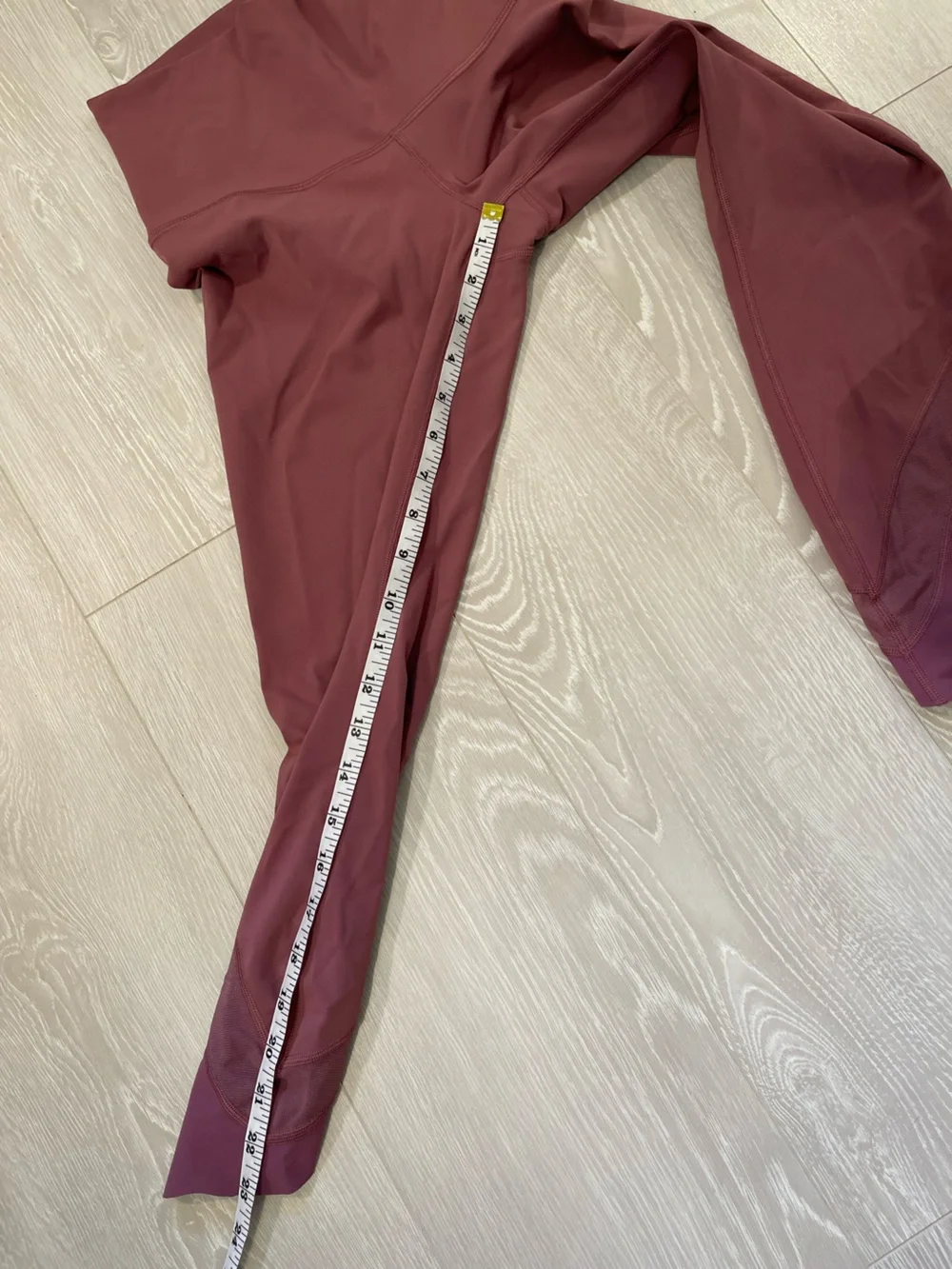 Lululemon Wunder Under Crop High-Rise *Roll Down Scallop Petal Pink size 6 fit - Picture 9 of 14